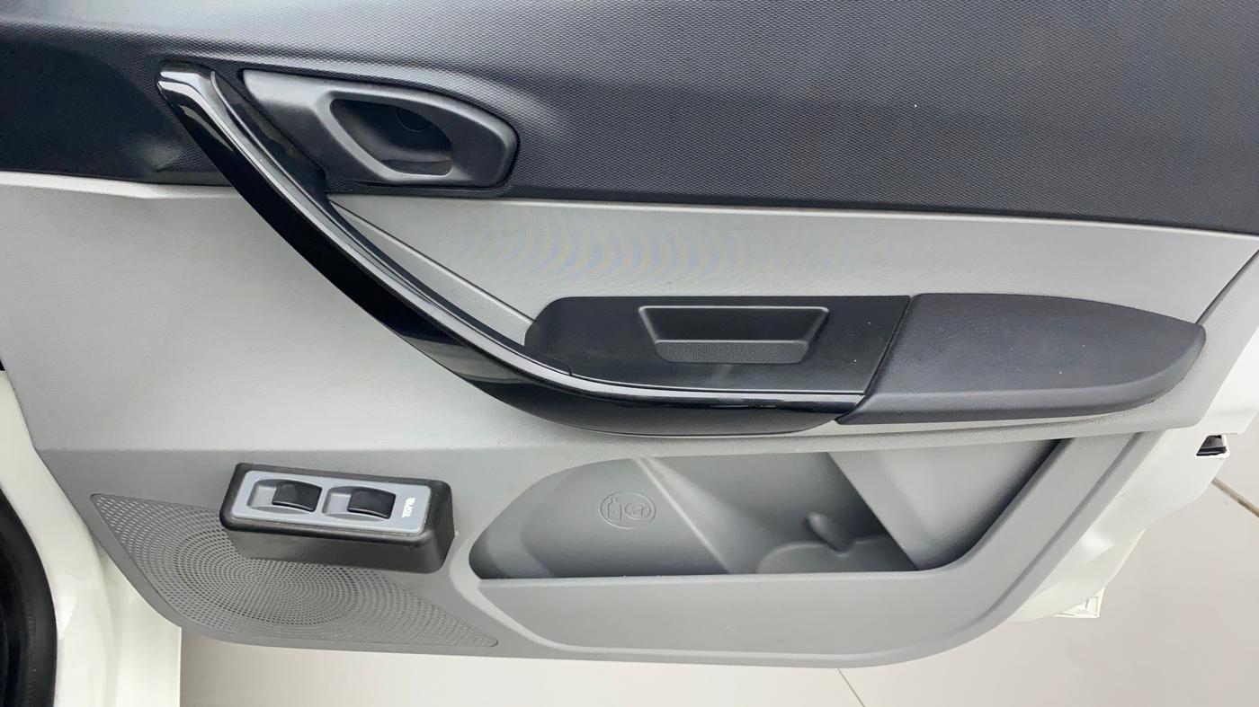 2020 Tata Tiago XE PETROL, Petrol, Manual, 40,531 km, Driver Side Door Panels Control
