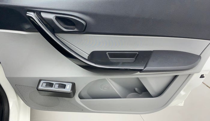 2020 Tata Tiago XE PETROL, Petrol, Manual, 40,531 km, Driver Side Door Panels Control