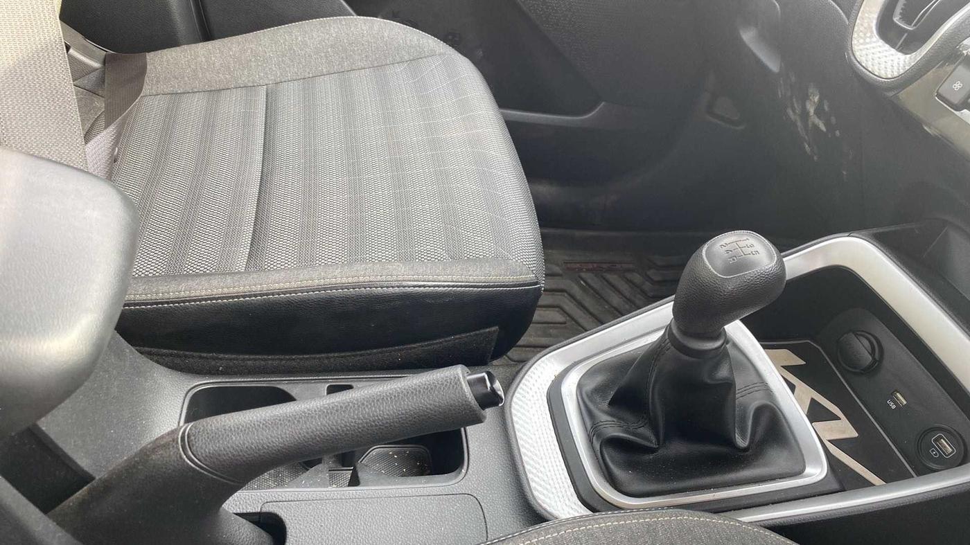 2021 KIA SONET HTK PLUS 1.2, Petrol, Manual, 10,471 km, Gear Lever
