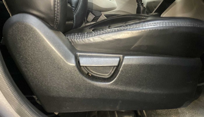 2020 Hyundai NEW SANTRO SPORTZ EXECUTIVE MT CNG, CNG, Manual, 96,298 km, Driver Side Adjustment Panel