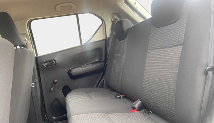 2017 Maruti IGNIS SIGMA 1.2, Petrol, Manual, 25,133 km, Right Side Rear Door Cabin