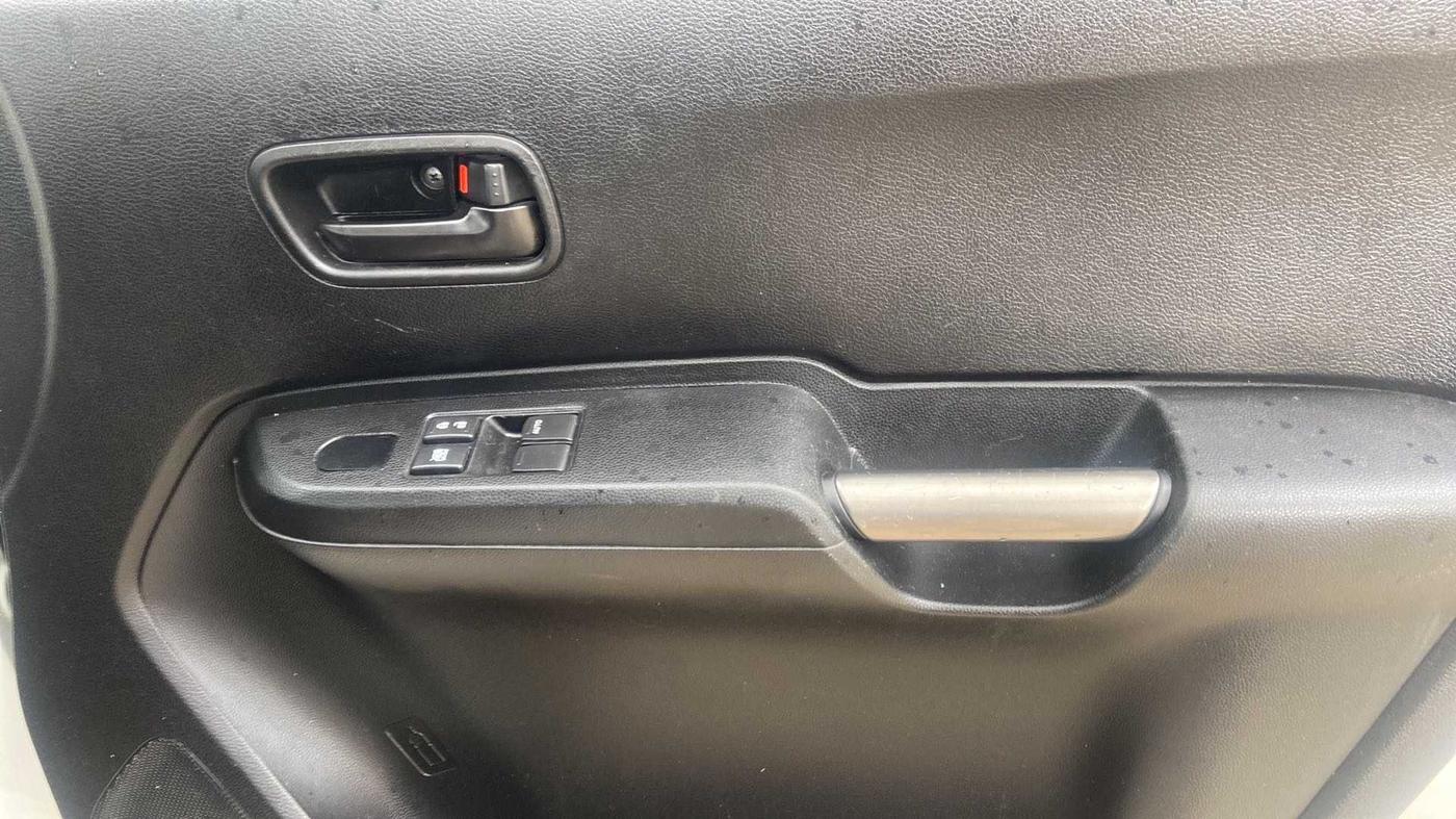 2017 Maruti IGNIS SIGMA 1.2, Petrol, Manual, 25,133 km, Driver Side Door Panels Control