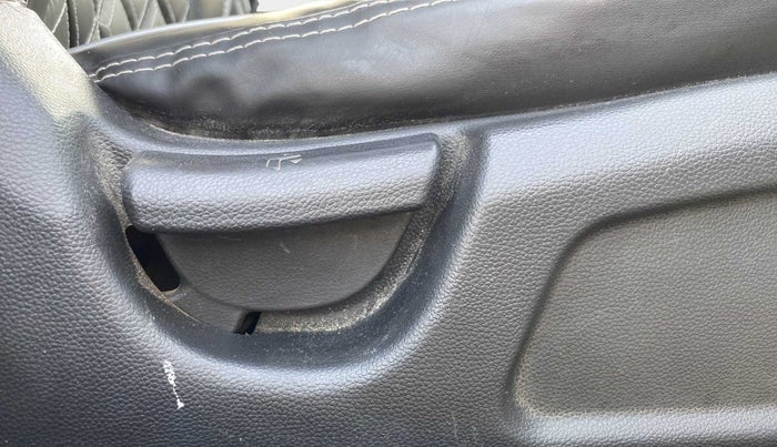 2018 Hyundai Elite i20 MAGNA EXECUTIVE 1.2, CNG, Manual, 89,999 km, Driver Side Adjustment Panel