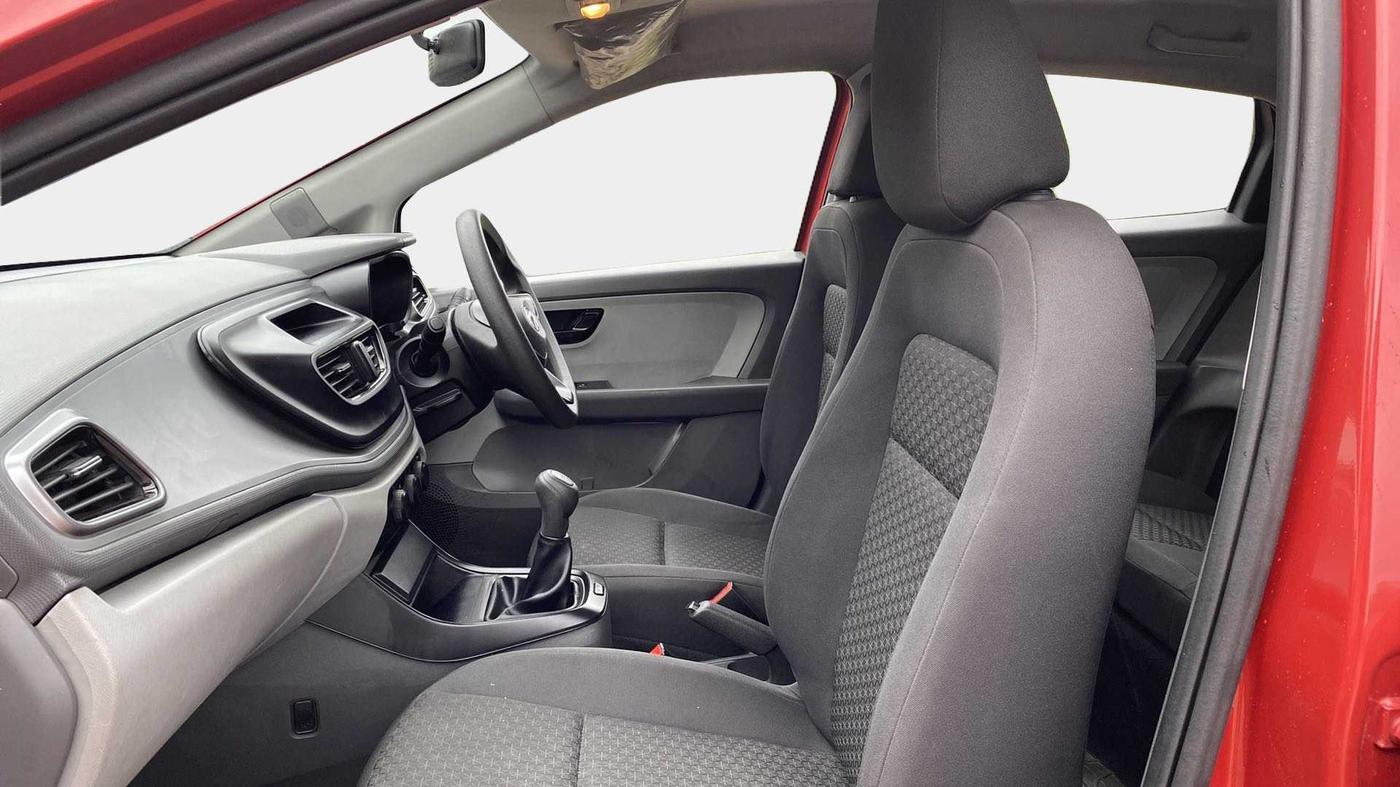 2020 Tata ALTROZ XE PETROL, Petrol, Manual, 42,267 km, Right Side Front Door Cabin