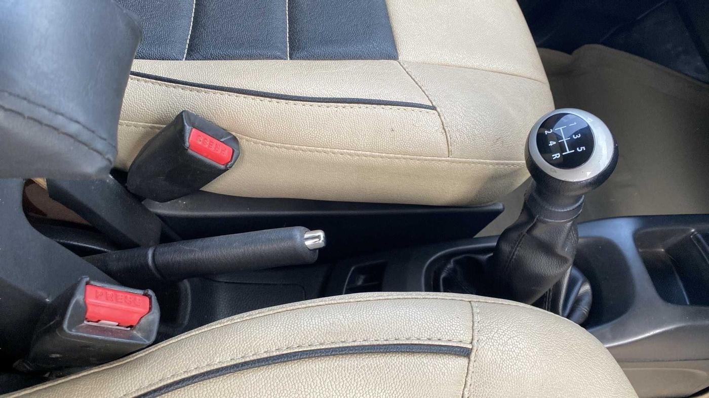 2018 Maruti Wagon R 1.0 VXI, Petrol, Manual, 27,607 km, Gear Lever