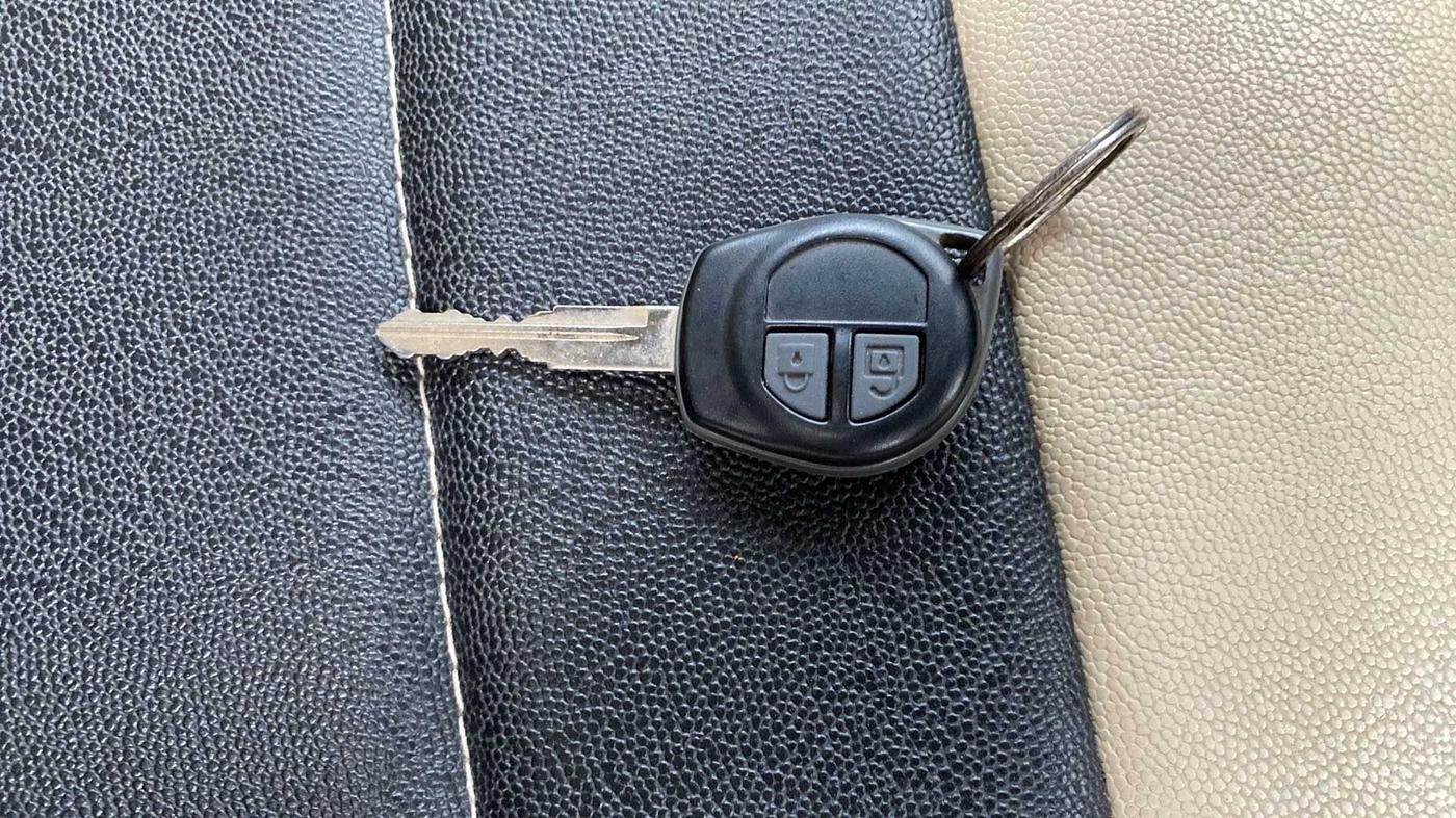 2018 Maruti Wagon R 1.0 VXI, Petrol, Manual, 27,607 km, Key Close Up