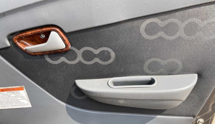 2015 Maruti Alto 800 LXI CNG, CNG, Manual, 75,512 km, Driver Side Door Panels Control