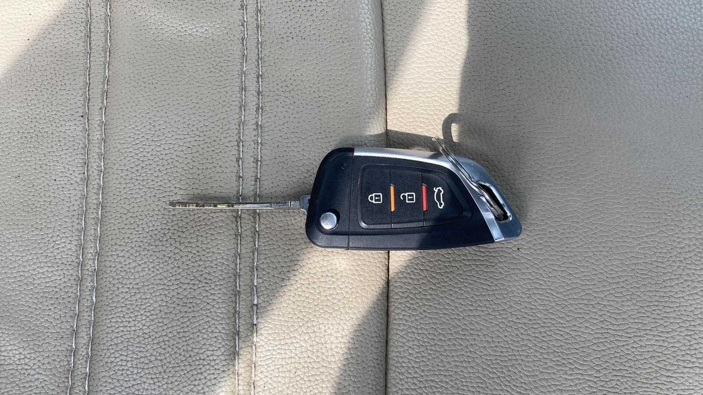 2015 Maruti Alto 800 LXI CNG, CNG, Manual, 75,512 km, Key Close Up
