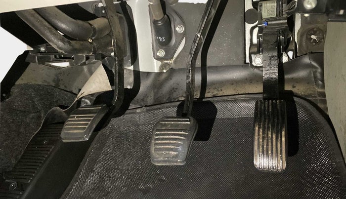 2022 Mahindra Scorpio S5, Diesel, Manual, 31,070 km, Pedals