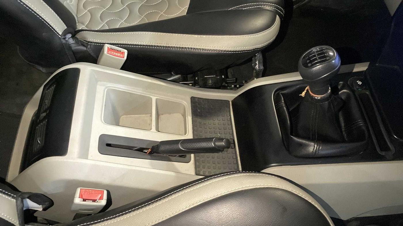 2022 Mahindra Scorpio S5, Diesel, Manual, 31,070 km, Gear Lever
