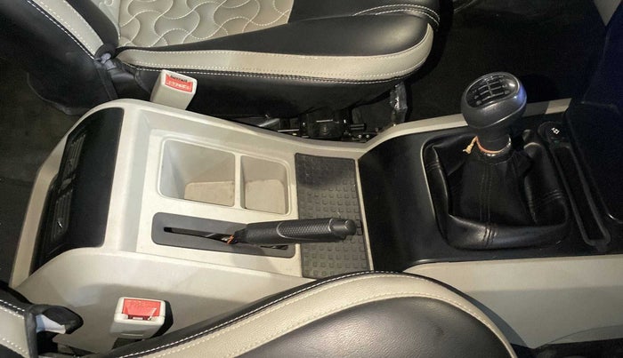 2022 Mahindra Scorpio S5, Diesel, Manual, 31,070 km, Gear Lever