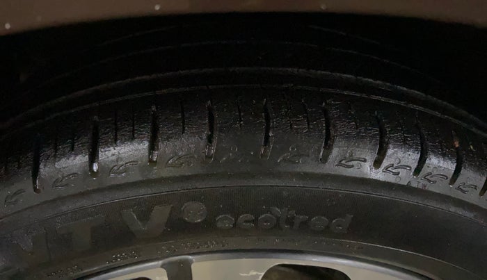 2021 Hyundai AURA SX 1.2, Petrol, Manual, 13,221 km, Right Rear Tyre Tread