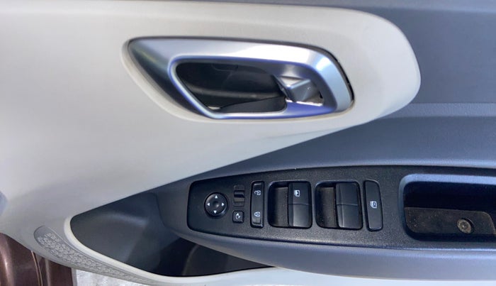 2021 Hyundai AURA SX 1.2, Petrol, Manual, 13,221 km, Driver Side Door Panels Control