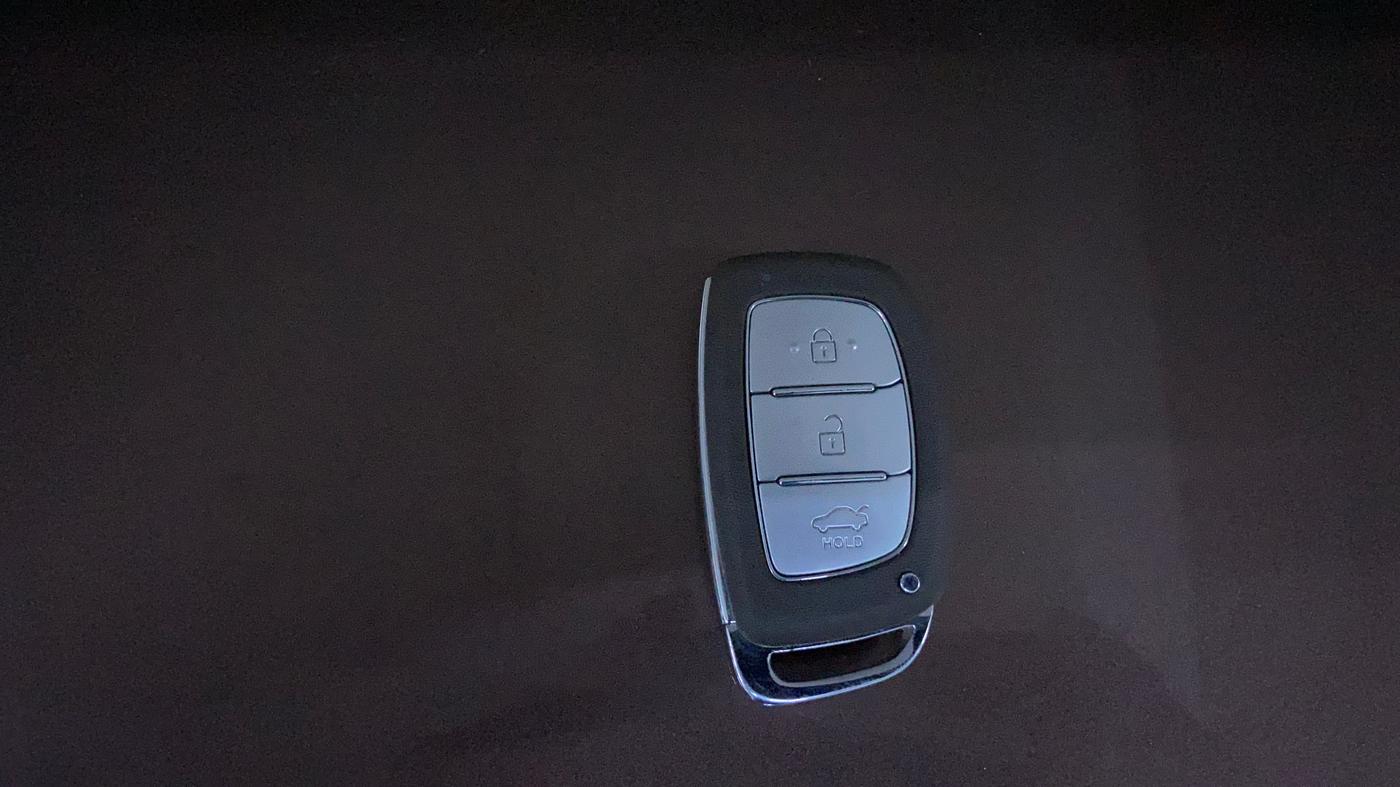 2021 Hyundai AURA SX 1.2, Petrol, Manual, 13,258 km, Key Close Up