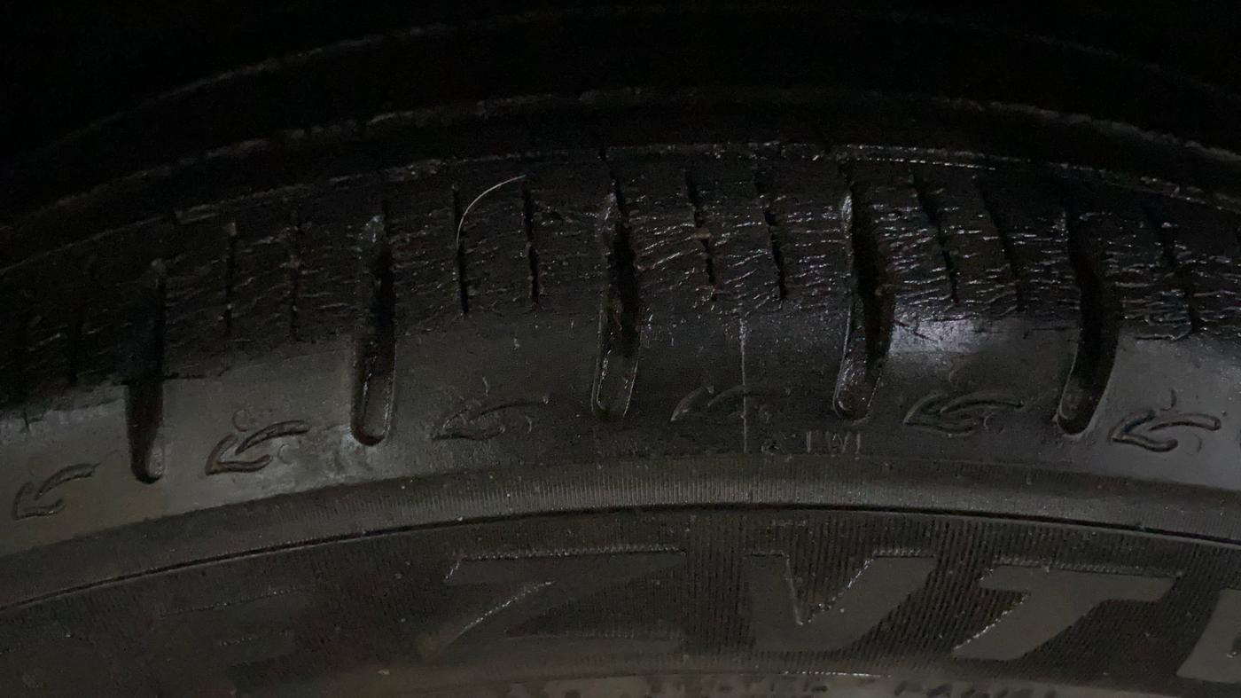 2021 Hyundai AURA SX 1.2, Petrol, Manual, 13,258 km, Right Front Tyre Tread