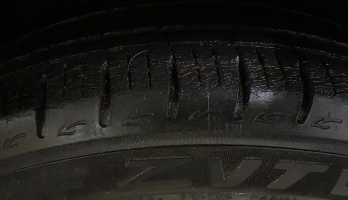 2021 Hyundai AURA SX 1.2, Petrol, Manual, 13,221 km, Right Front Tyre Tread