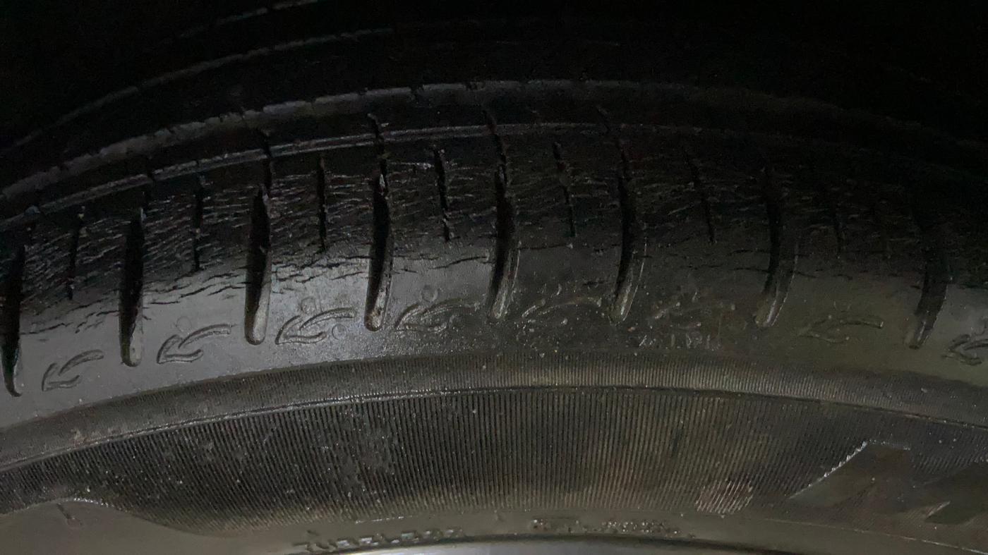 2021 Hyundai AURA SX 1.2, Petrol, Manual, 13,258 km, Left Front Tyre Tread