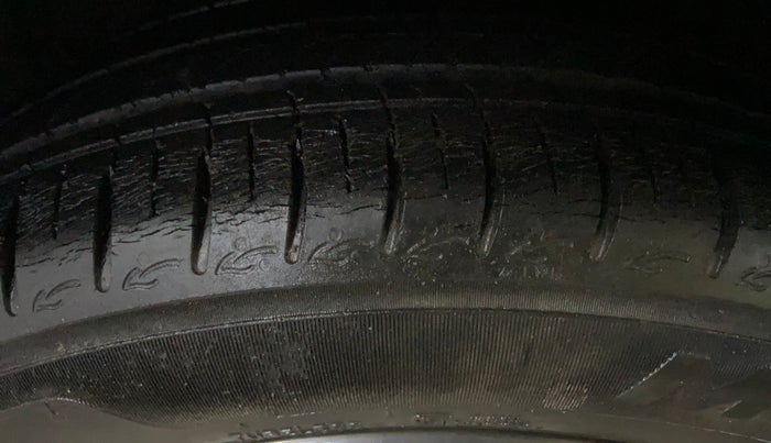 2021 Hyundai AURA SX 1.2, Petrol, Manual, 13,221 km, Left Front Tyre Tread