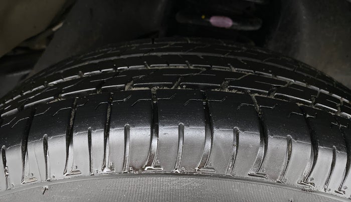 2021 Toyota Innova Crysta 2.4 GX AT 8 STR, Diesel, Automatic, 6,179 km, Right Front Tyre Tread