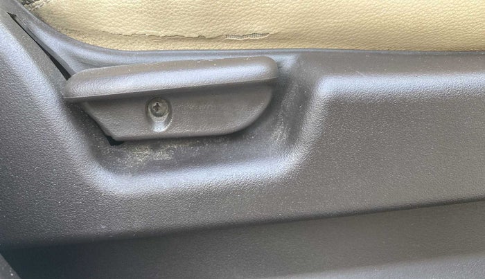 2014 Hyundai Santro Xing GLS PLUS AUDIO, Petrol, Manual, 47,170 km, Driver Side Adjustment Panel