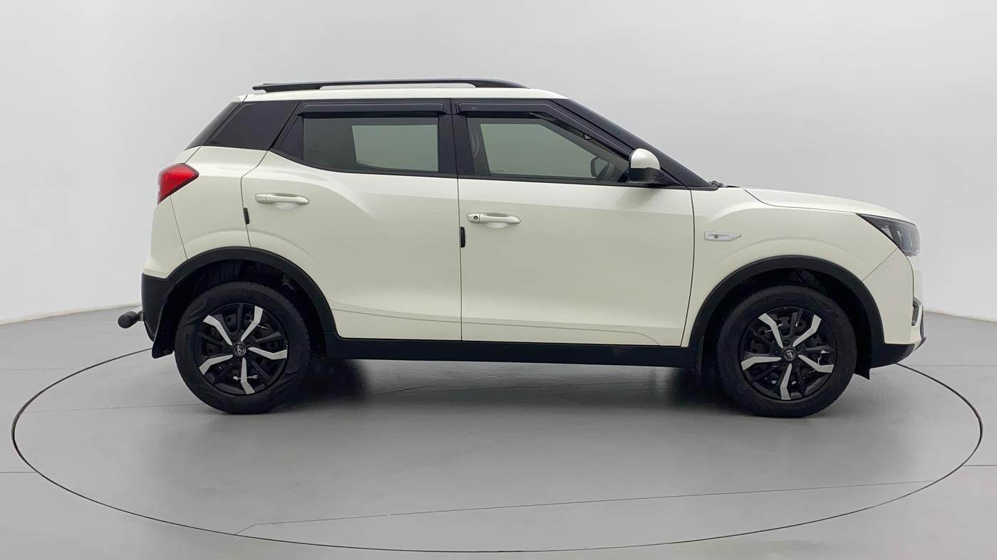2022 Mahindra XUV300 W6 1.2 PETROL AMT, Petrol, Automatic, 16,034 km, Right Side View