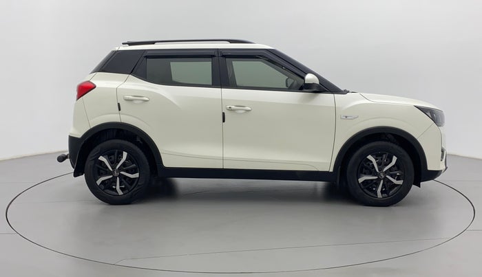 2022 Mahindra XUV300 W6 1.2 PETROL AMT, Petrol, Automatic, 16,034 km, Right Side View