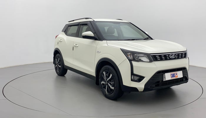 2022 Mahindra XUV300 W6 1.2 PETROL AMT, Petrol, Automatic, 16,034 km, Right Front Diagonal