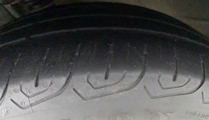 2017 Maruti IGNIS ZETA 1.2 AMT, Petrol, Automatic, 88,908 km, Left Front Tyre Tread
