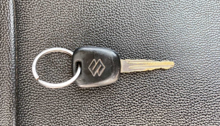 2018 Maruti Alto 800 LXI, CNG, Manual, 71,220 km, Key Close Up