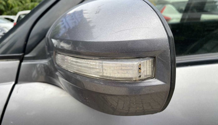 2014 Maruti Swift ZXI, Petrol, Manual, 64,087 km, Left rear-view mirror - Indicator light has minor damage