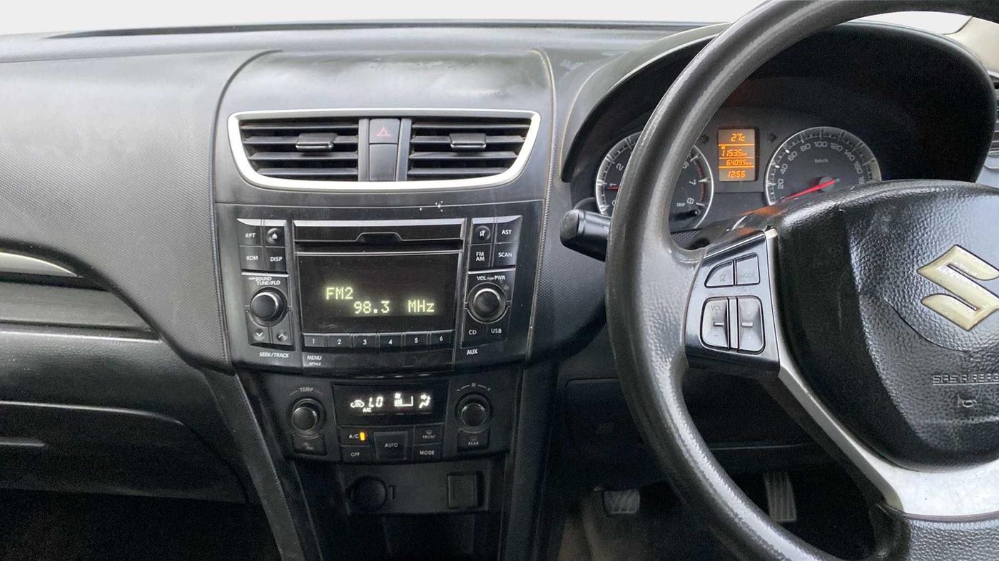 2014 Maruti Swift ZXI, Petrol, Manual, 64,087 km, Infotainment System
