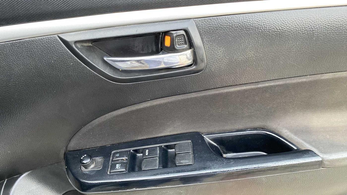 2014 Maruti Swift ZXI, Petrol, Manual, 64,087 km, Driver Side Door Panels Control