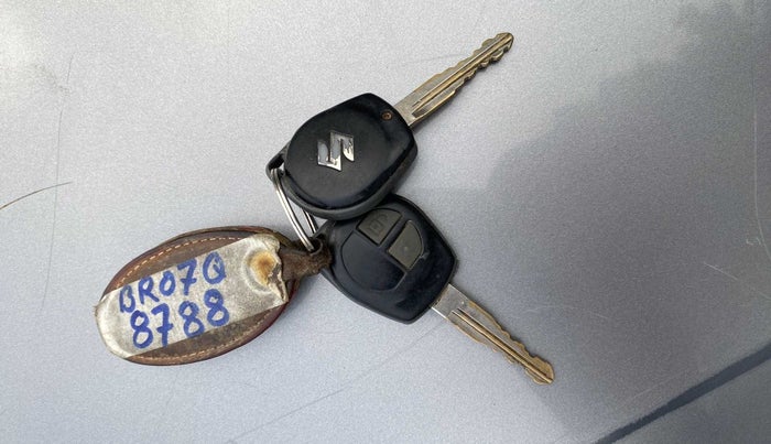2014 Maruti Swift ZXI, Petrol, Manual, 64,087 km, Key Close Up
