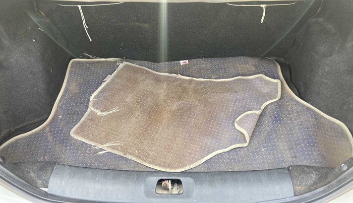 2014 Maruti Swift Dzire VXI, Petrol, Manual, 74,529 km, Boot Inside