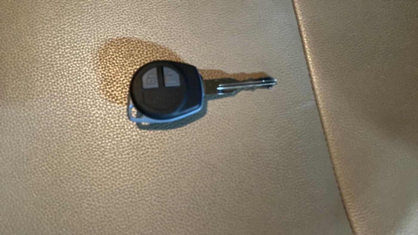 2016 Maruti Swift Dzire VDI ABS, Diesel, Manual, 15,642 km, Key Close Up