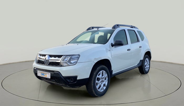 2016 Renault Duster RXE PETROL, Petrol, Manual, 69,173 km, Left Front Diagonal