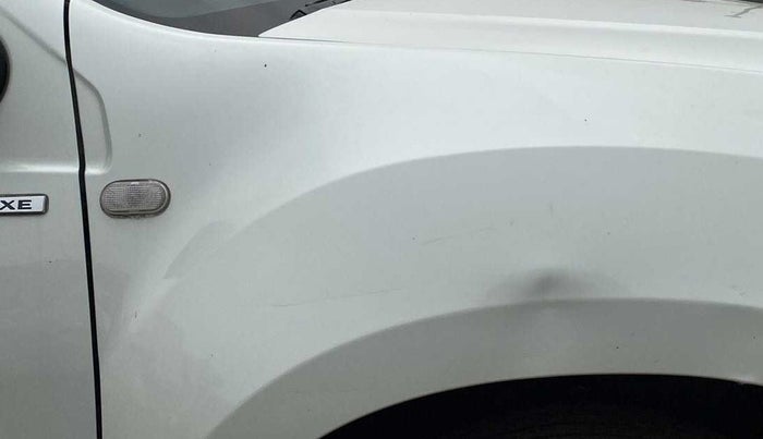 2016 Renault Duster RXE PETROL, Petrol, Manual, 69,173 km, Right fender - Slightly dented