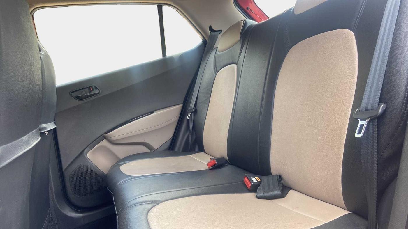 2018 Hyundai Grand i10 MAGNA 1.2 KAPPA VTVT, Petrol, Manual, 23,378 km, Right Side Rear Door Cabin