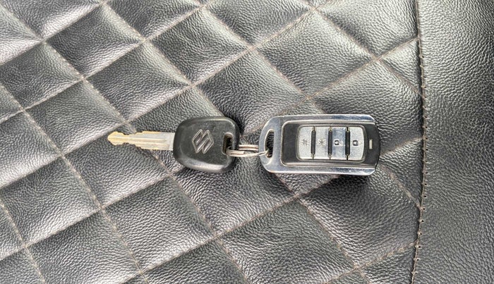 2019 Maruti Alto 800 LXI, Petrol, Manual, 28,951 km, Key Close Up