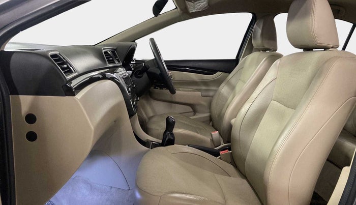 2018 Maruti Ciaz ZETA 1.4  MT PETROL, Petrol, Manual, 41,650 km, Right Side Front Door Cabin