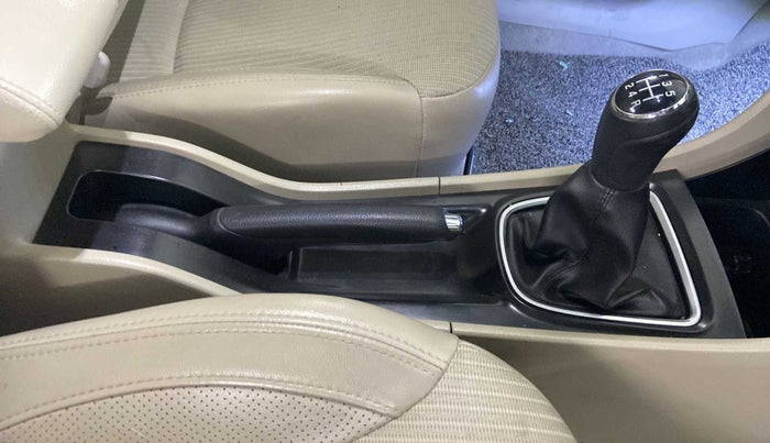 2018 Maruti Ciaz ZETA 1.4  MT PETROL, Petrol, Manual, 41,650 km, Gear Lever