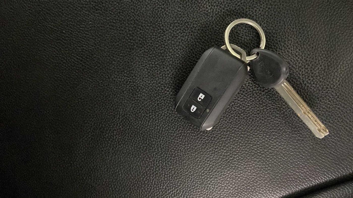 2019 Maruti Baleno ZETA PETROL 1.2, Petrol, Manual, 36,861 km, Key Close Up
