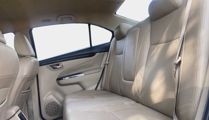 2016 Maruti Ciaz ZXI+ AT, Petrol, Automatic, 1,15,599 km, Right Side Rear Door Cabin