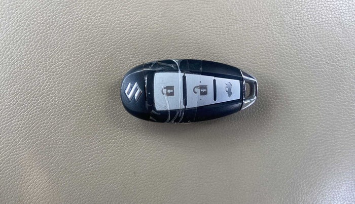 2016 Maruti Ciaz ZXI+ AT, Petrol, Automatic, 1,15,599 km, Key Close Up