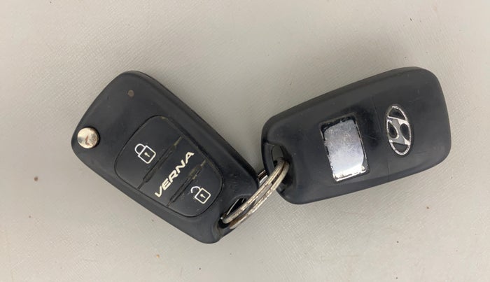 2012 Hyundai Verna FLUIDIC 1.4 VTVT, Petrol, Manual, 1,40,443 km, Key Close Up