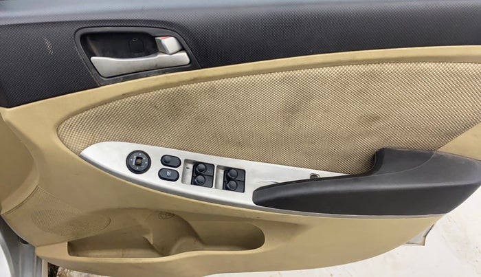 2012 Hyundai Verna FLUIDIC 1.4 VTVT, Petrol, Manual, 1,40,443 km, Driver Side Door Panels Control