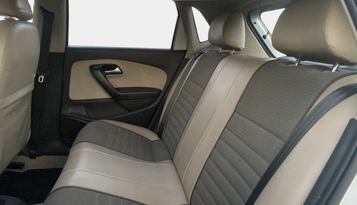 2014 Volkswagen Polo COMFORTLINE 1.2L, Petrol, Manual, 62,761 km, Right Side Rear Door Cabin