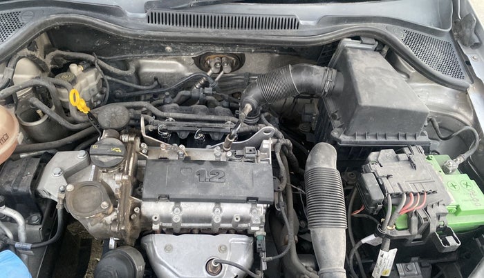 2014 Volkswagen Polo COMFORTLINE 1.2L, Petrol, Manual, 62,761 km, Open Bonet