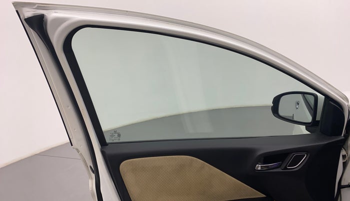 2017 Honda City 1.5L I-VTEC V MT, Petrol, Manual, 46,809 km, Left front window switch / handle - Power window makes minor noise