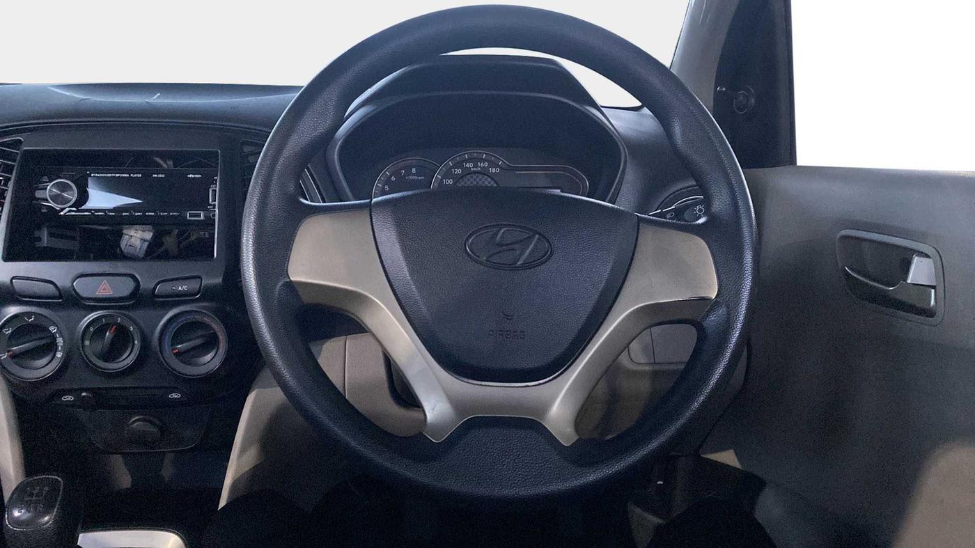 2018 Hyundai NEW SANTRO MAGNA, Petrol, Manual, 31,891 km, Steering Wheel Close Up